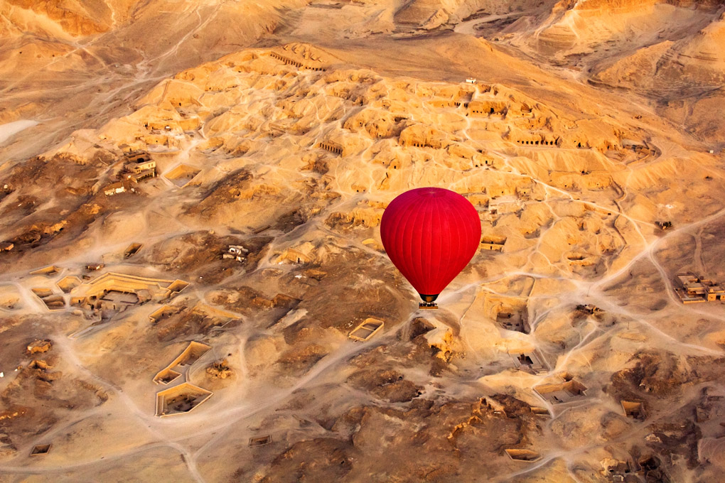 Valley of the Kings, Egypt, hot air balloon, balloon, balloon reflection, sand dessert, Pharaohs, New Kingdom pharaohs, tombs, west bank of the Nile, Nile River, aerial view of hot balloon, Mercedes Noriega, Mercedes Noriega Photography