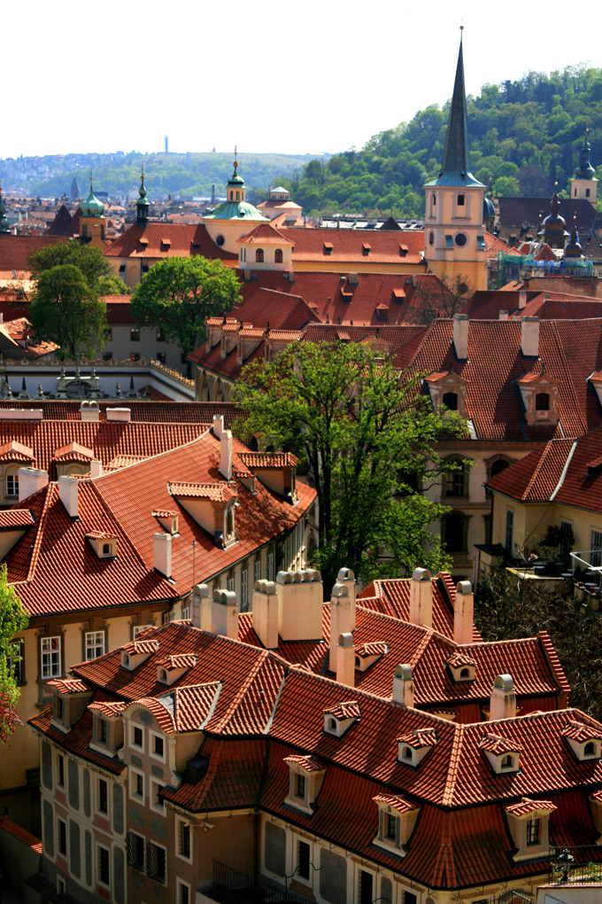 Europe, Praga, Techos de Praga, Vltava River, the City of a Hundred Spires, Old Town Square, the heart of its historic core, with colorful baroque buildings, Gothic churches and the medieval Astronomical Clock, old town, tiles, red, antique, tradition, urban landscape, city, cityscape