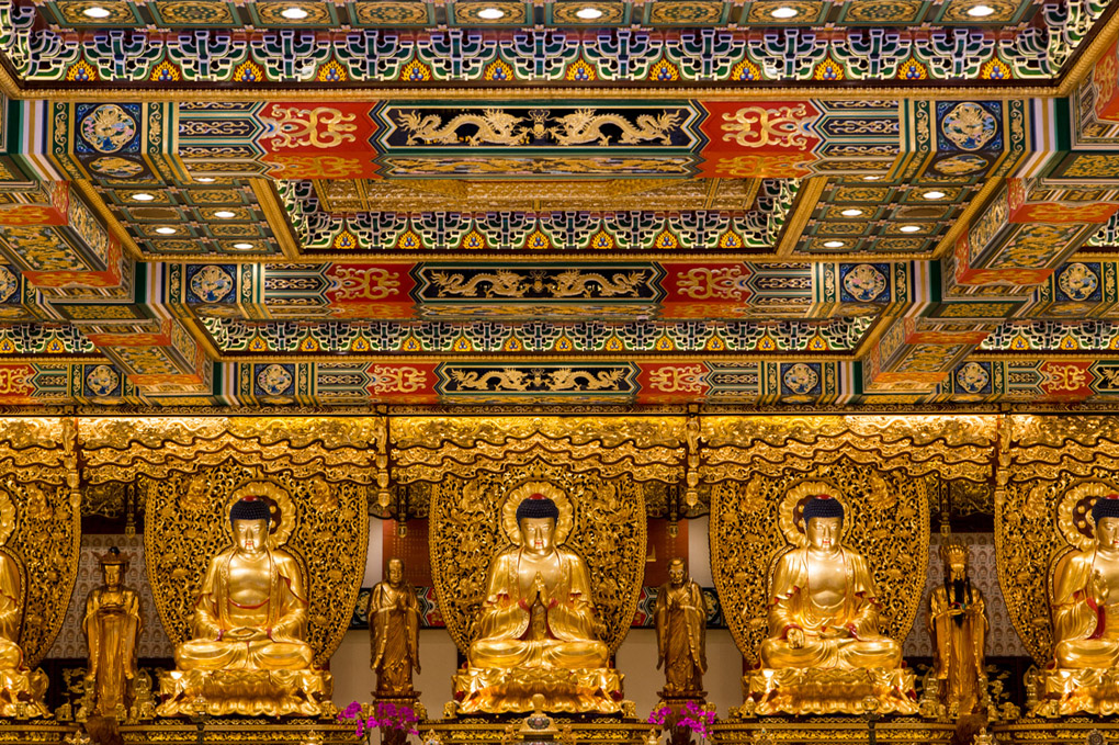 Po Lin Monastery, Lantau, Hong Kong, Buddhist monastery, Ngong Ping Lantau Island, religion, buddhism, pray, faith, gold, golden statues, Mercedes Noriega, Mercedes Noriega Photography