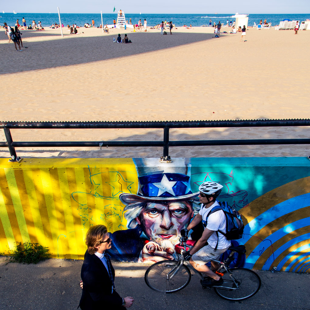 street photography, beach, YOU, alley, suit and bike, Mercedes Noriega, Mercedes Noriega Photography