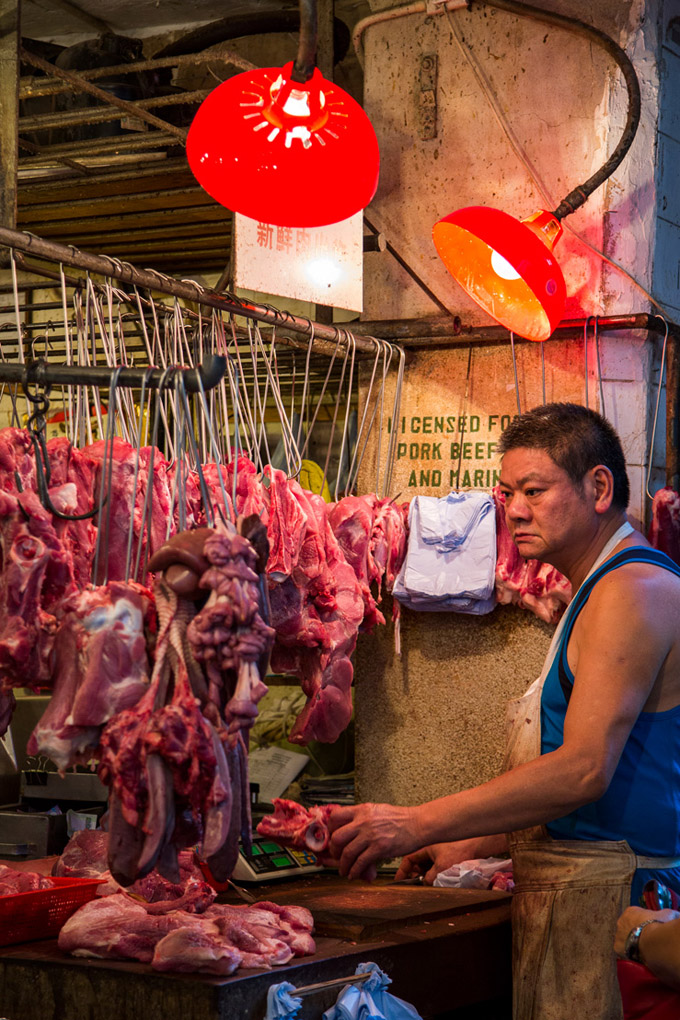Wan Chai street markets, street vendors, meat street vendor, red lights, street photography, Hong kong, Mercedes Noriega, Mercedes Noriega Photography