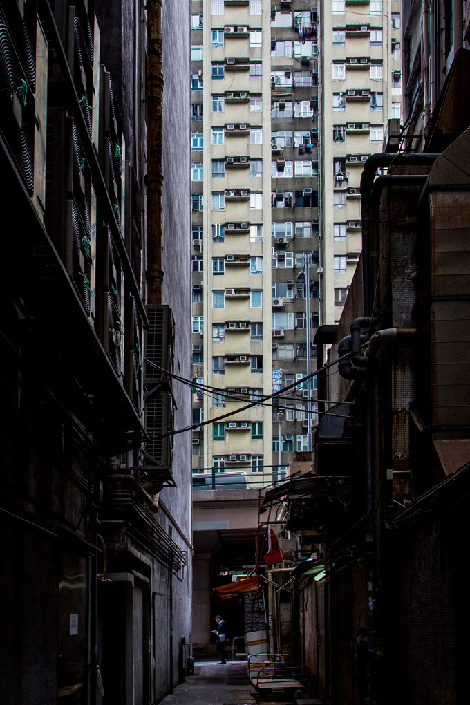 alone, overcrowded, buildings, old buildings, urban, urban photography, tall buildings, dark, Mercedes Noriega, Mercedes Noriega Photography, solitude, one, surrounded, monochrome, contrast, street photography, lost
