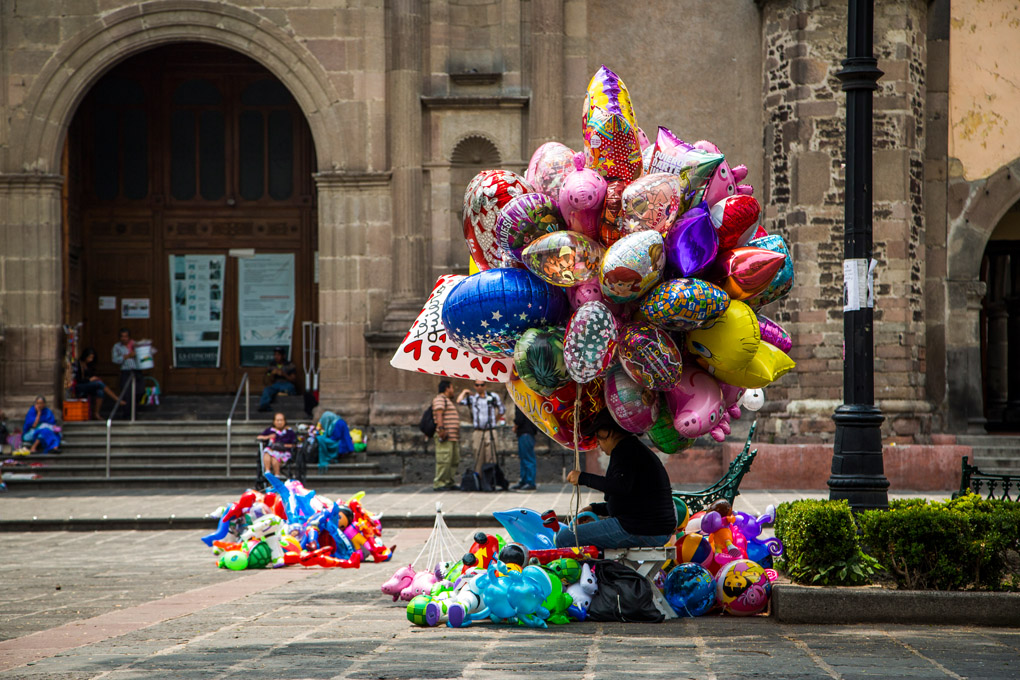 balloons, helium balloons, street vendor