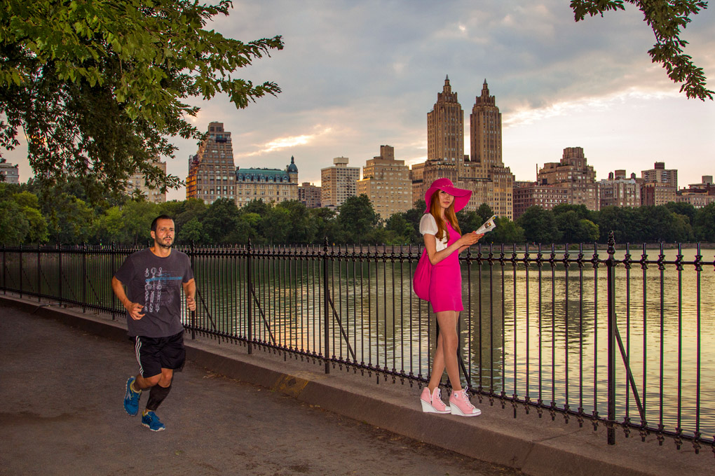 street photography, Jacqueline Kennedy Onassis Reservoir, trail, run, runners, central park, pink, fashion, style, dress, girl in pink, tourism, tourist, lost, book, architecture
