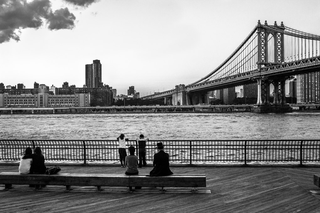 Resting Minds, Brooklyn, Dumbo, New York, USA, street photography, Dumbo, Brooklyn Bridge park, jew, religion, Sunday, rest, sightseeing, kids